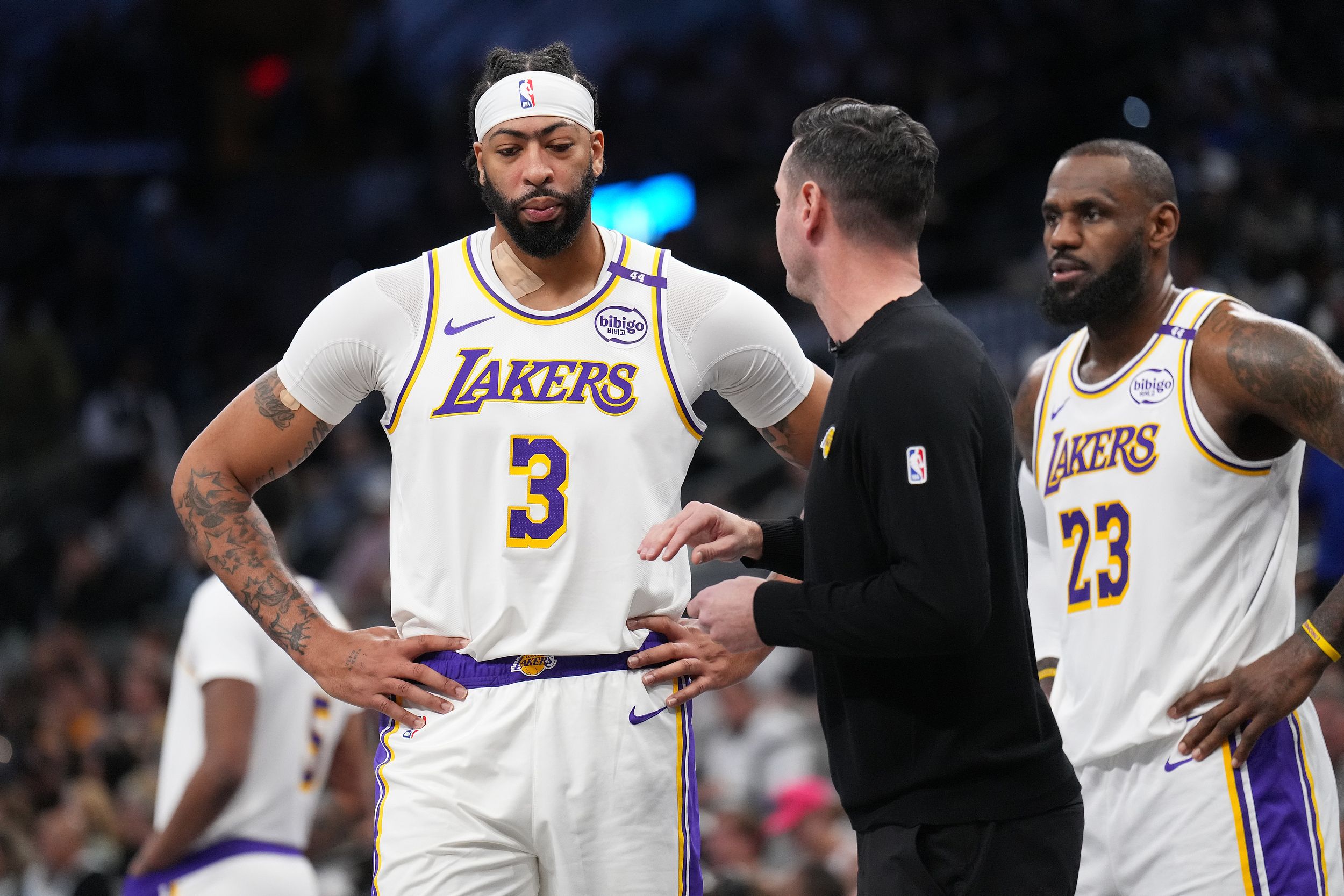 🏀独行侠vs湖人前瞻：詹眉大概率出战，独行侠伤兵满营难逃6连败